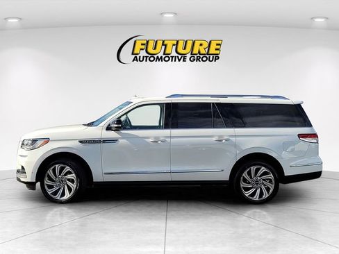 Used 2023 Lincoln Navigator L Reserve image 8
