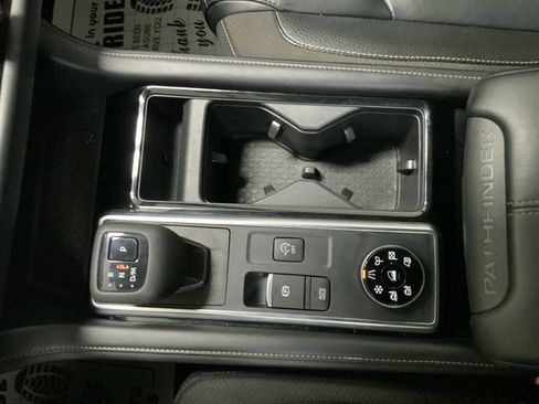 Used 2023 Nissan Pathfinder SL AWD/4WD image 33
