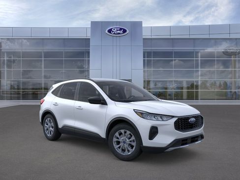 New 2025 Ford Escape Active w/ Active Premium Tech Pack FWD image 30