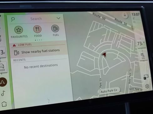 New 2026 Land Rover Range Rover Long Wheelbase SE image 16