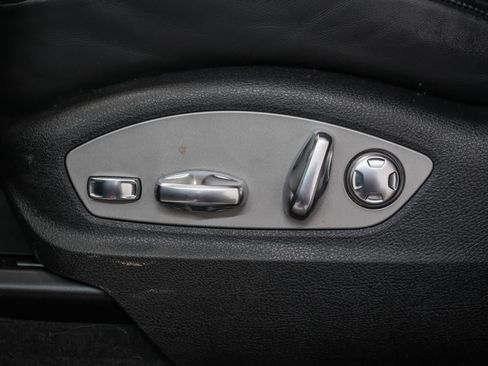 Certified 2023 Porsche Macan AWD/4WD image 27