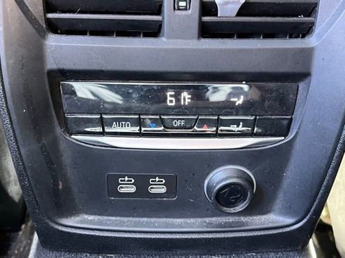 Used 2020 BMW 330i Sedan w/ M Sport Package RWD image 25