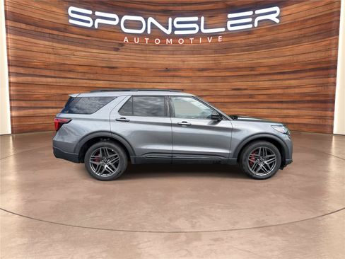 Certified 2025 Ford Explorer ST-Line w/ ST-Line Street Pack AWD/4WD image 8