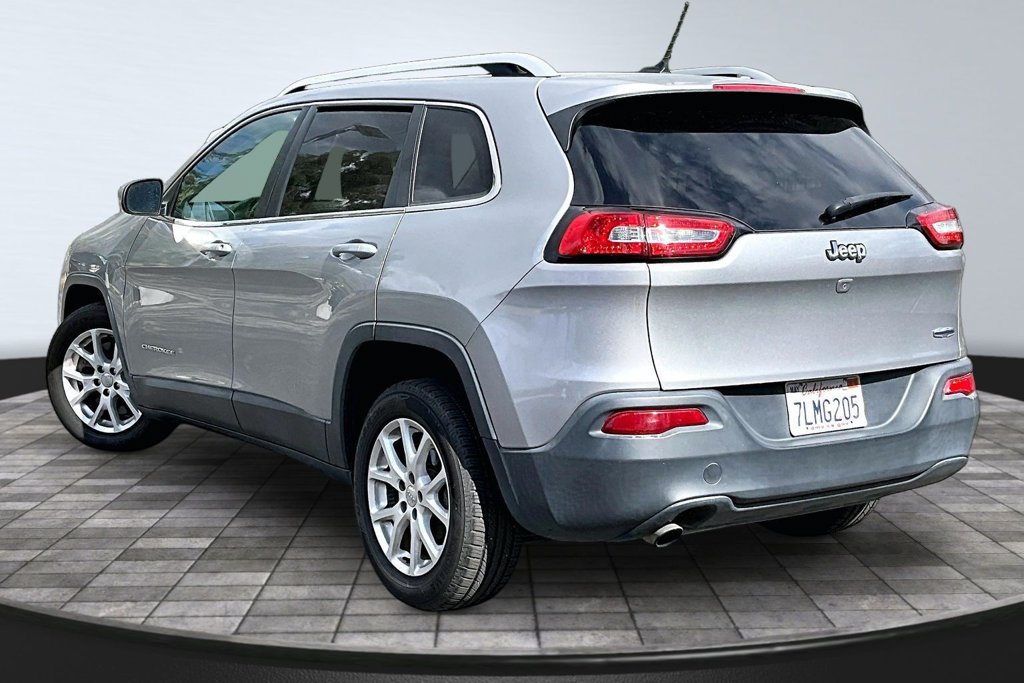Used 2015 Jeep Cherokee Latitude FWD image 19