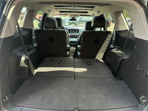 Used 2021 GMC Acadia SLT FWD image 13