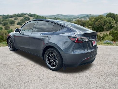 Used 2022 Tesla Model Y Long Range AWD/4WD image 8
