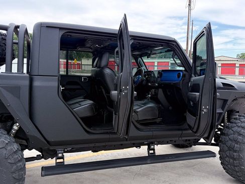 Used 2021 Jeep Gladiator Sport AWD/4WD image 42