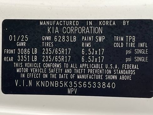 Used 2025 Kia Carnival FWD image 83