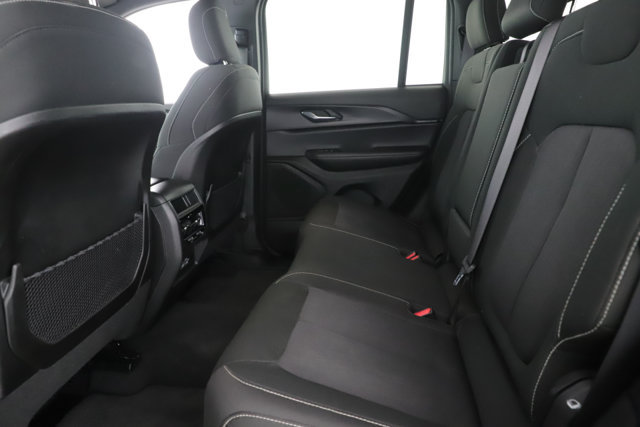 Used 2025 Jeep Grand Cherokee Laredo X AWD/4WD image 28