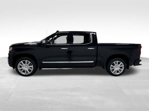 Certified 2025 Chevrolet Silverado 1500 High Country AWD/4WD image 3