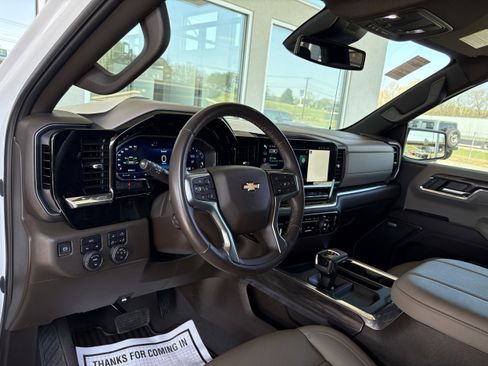 Used 2023 Chevrolet Silverado 1500 LTZ AWD/4WD image 13