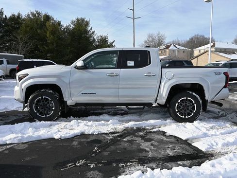 New 2026 Toyota Tacoma TRD Sport image 4