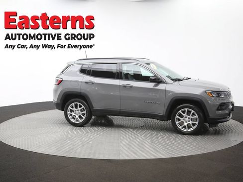 Used 2023 Jeep Compass Latitude AWD/4WD image 45