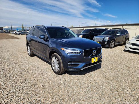 Used 2018 Volvo XC90 T5 Momentum w/ Convenience Package image 3