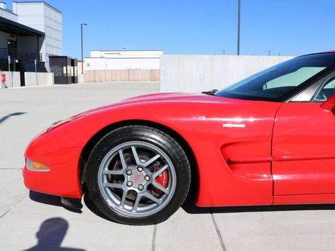 Used 2001 Chevrolet Corvette Z06 w/ Memory Pkg image 4