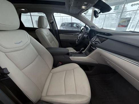 Used 2025 Cadillac XT5 Premium Luxury w/ Technology Package image 22