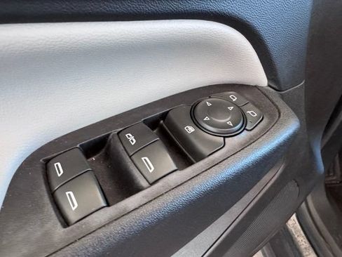 Used 2020 Chevrolet Equinox LT FWD image 10