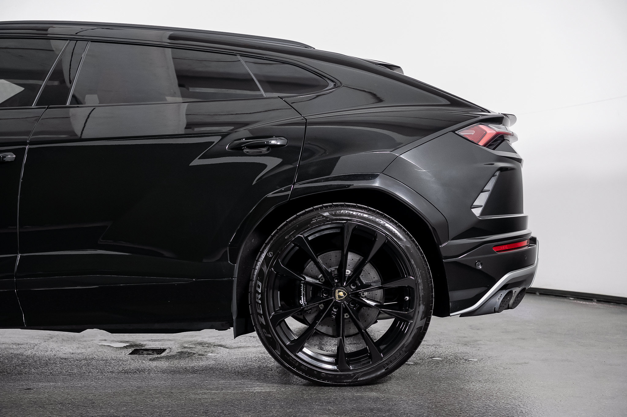 Used 2019 Lamborghini Urus AWD/4WD image 18