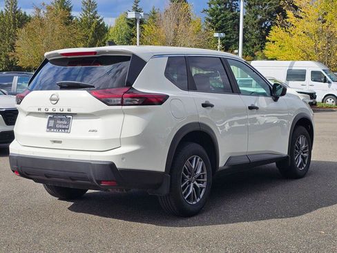 Used 2024 Nissan Rogue S AWD/4WD image 7