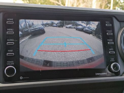 Used 2020 Toyota Tacoma TRD Sport image 19