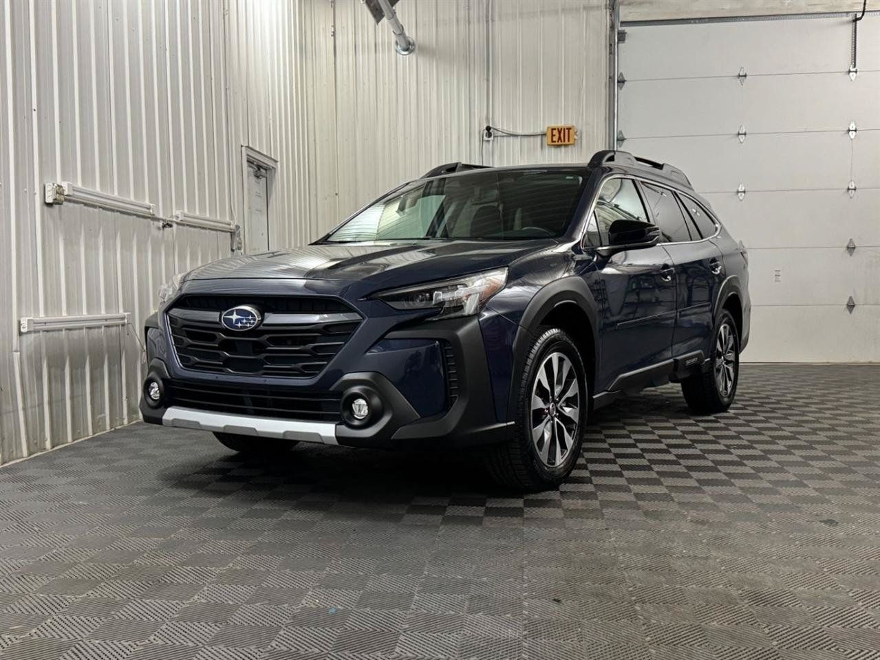 Used 2024 Subaru Outback Limited AWD/4WD image 1