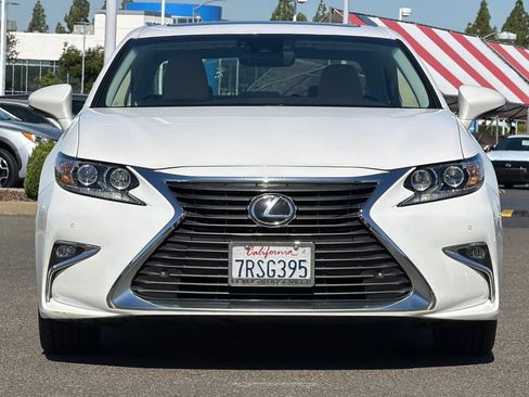Used 2016 Lexus ES 350 w/ Luxury Package w/Wood Trim FWD image 10