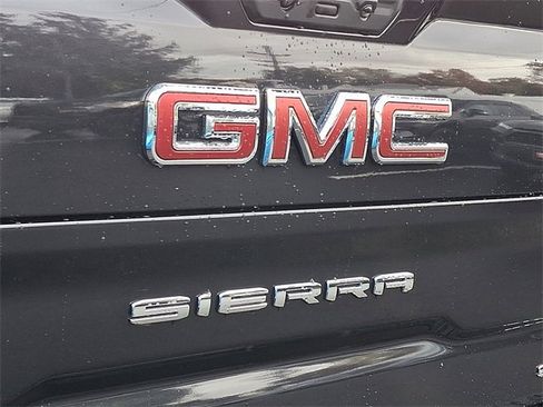 Used 2025 GMC Sierra 1500 SLT image 29