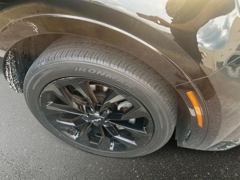 Certified 2022 Kia Sorento SX FWD image 4