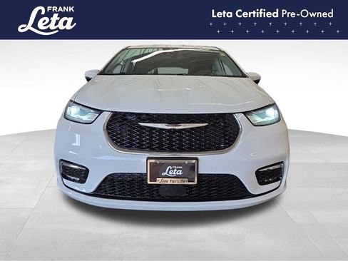 Used 2023 Chrysler Pacifica Touring-L FWD image 9