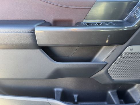 Used 2022 Ford F150 Lariat image 9