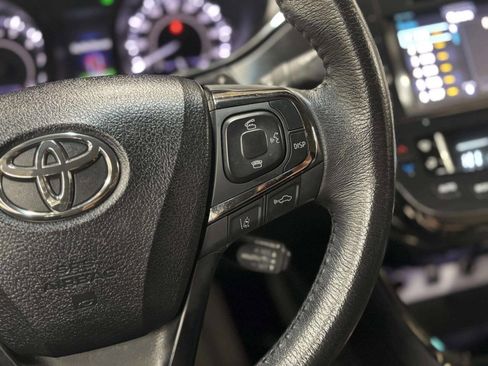 Used 2018 Toyota Avalon XLE image 30