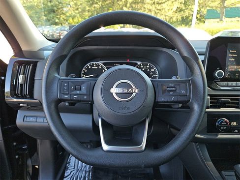 Certified 2024 Nissan Pathfinder S image 19