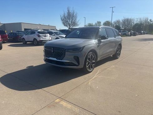 New 2026 Lincoln Nautilus Reserve AWD/4WD image 11
