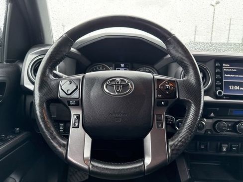 Used 2022 Toyota Tacoma TRD Off-Road image 21