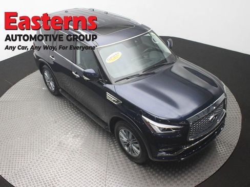 Used 2024 INFINITI QX80 Luxe AWD/4WD image 3