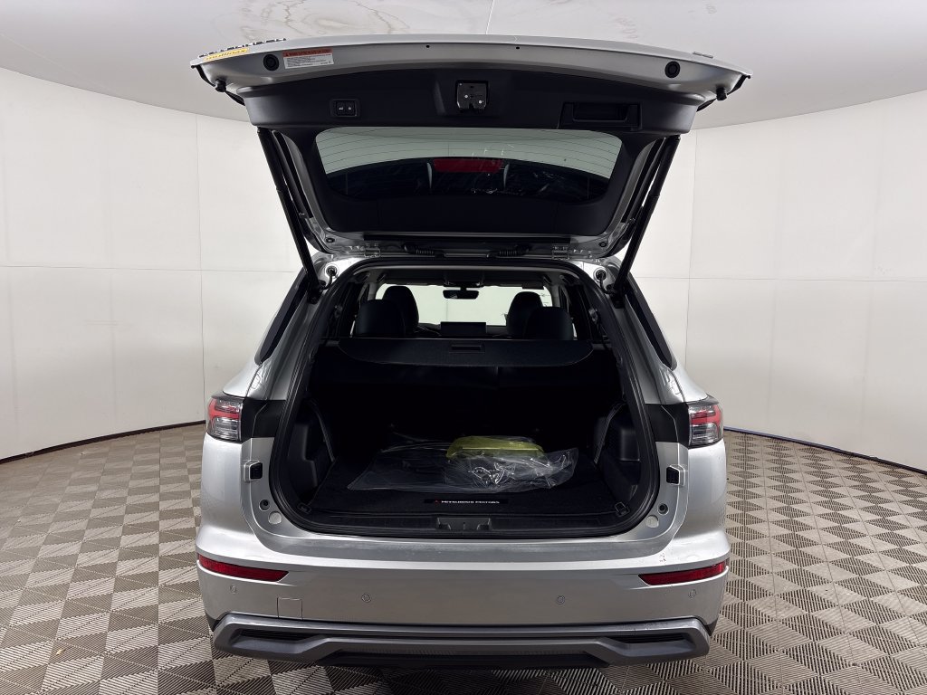 Used 2026 Mitsubishi Outlander SE FWD image 22