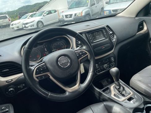 Used 2015 Jeep Cherokee Latitude image 12