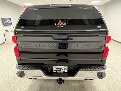 Used 2022 Chevrolet Silverado 1500 LTZ AWD/4WD image 9