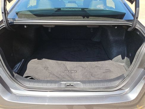Used 2025 Nissan Altima 2.5 SV FWD image 29
