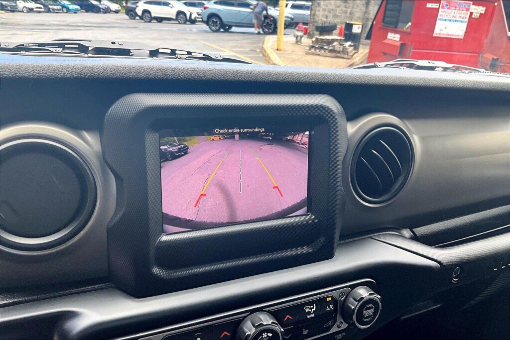 Used 2019 Jeep Wrangler Sport AWD/4WD image 9