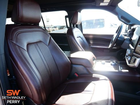 Used 2023 Ford Expedition Max Limited image 17