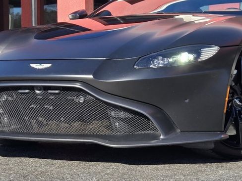 Used 2020 Aston Martin V8 Vantage Coupe image 2
