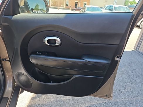 Used 2015 Kia Soul + FWD image 21