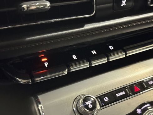 Used 2023 Lincoln Aviator AWD image 17