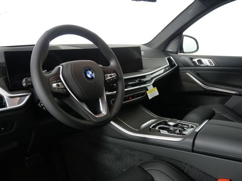 Used 2025 BMW X5 xDrive50e image 15