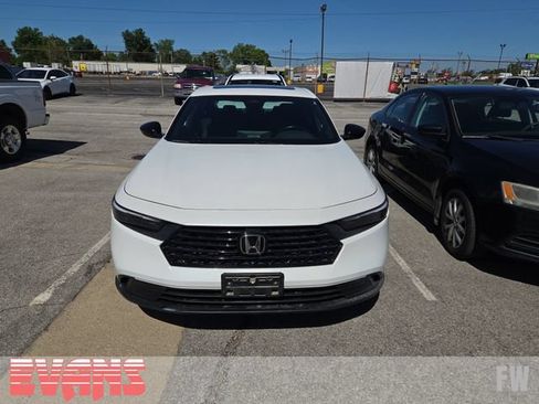 Used 2024 Honda Accord Sport image 2