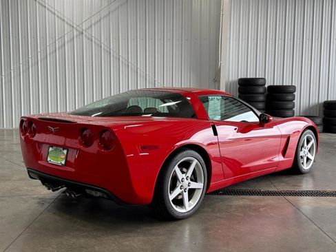 Used 2005 Chevrolet Corvette Coupe w/ 2LT w/ Preferred Equipment Group RWD image 3
