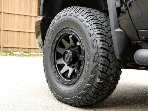 Used 2022 Chevrolet Silverado 2500 Custom w/ Custom Convenience Package image 51