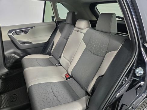 Used 2025 Toyota RAV4 XLE w/ Convenience Package FWD image 16
