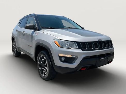 Used 2019 Jeep Compass Trailhawk AWD/4WD image 1